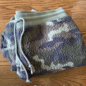 American Eagle joggers